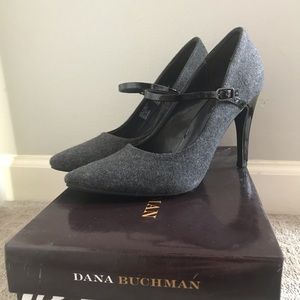 Dana Buchman Heels